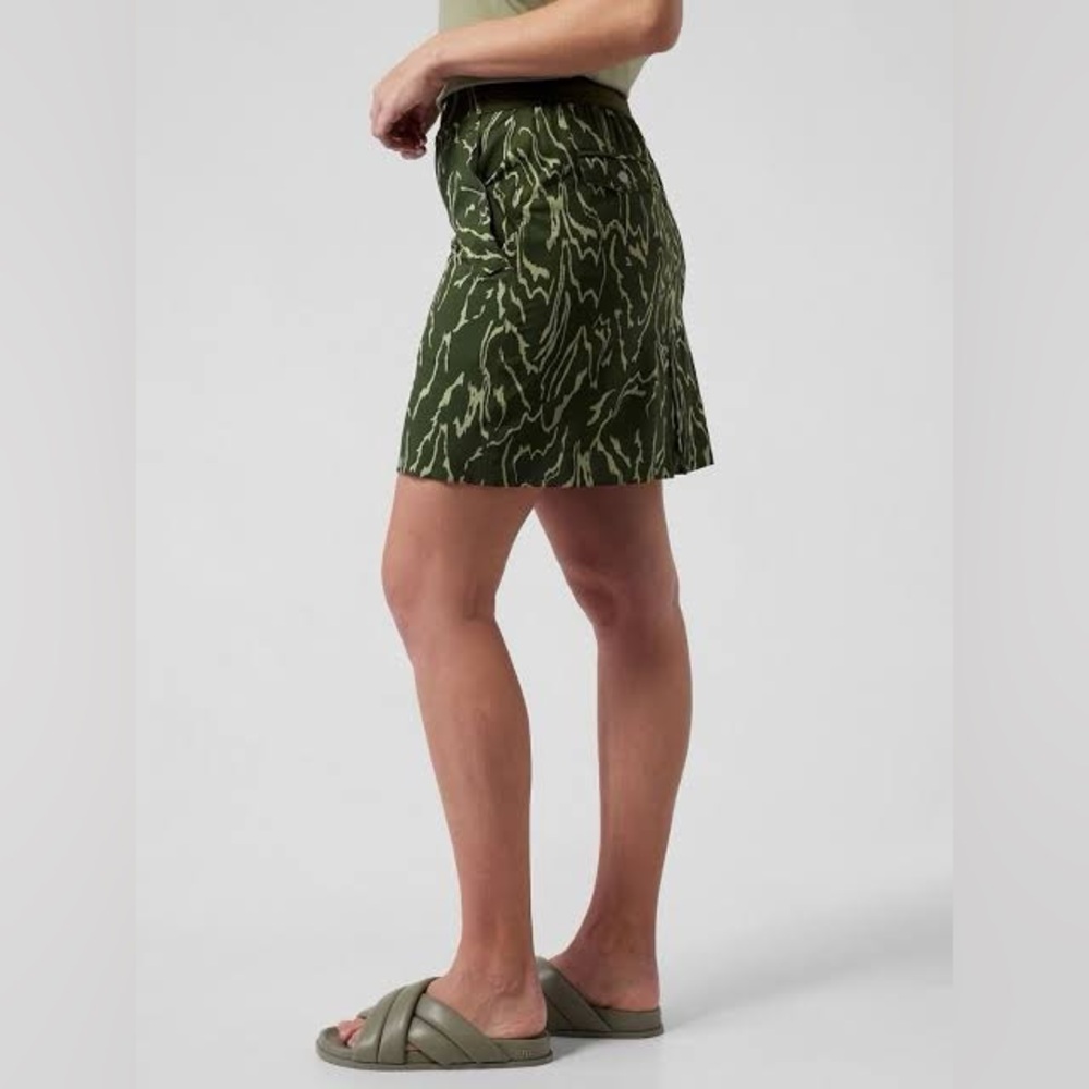 Athleta | Vienna Cargo Skort in Voyage Eucalyptus Olive